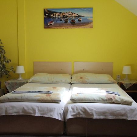 Hotel Formule Decin Kültér fotó
